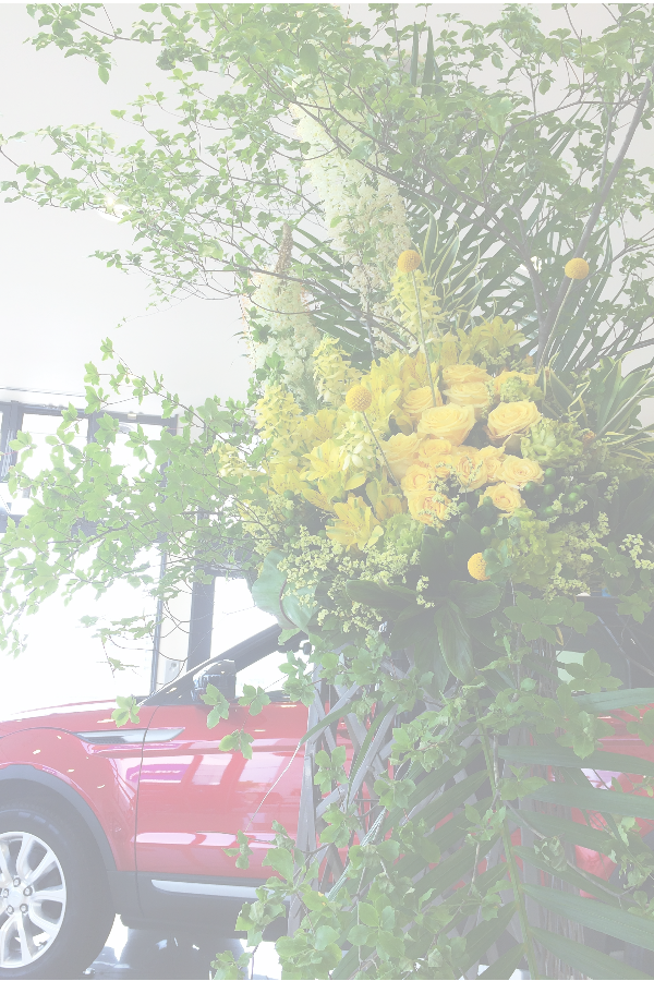 ジャガー・ニューモデル展示会フラワーディスプレイ